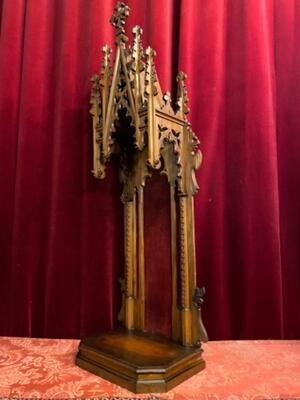 Chapel style Gothic - Style en Walnut wood / Red Velvet, France 19 th century ( Anno 1890 )