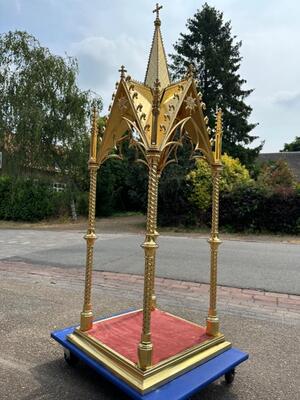 Chapel style Gothic - Style en Brass / Bronze / Polished and Varnished, Belgium  19 th century ( Anno 1885 )