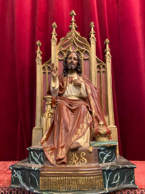 Christ The King Sacred Heart Of Jesus Sitting Statue style Gothic - style en Plaster polychrome / Glass Eyes , Spain 20 th century ( Anno 1920 )