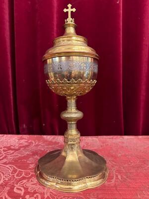 Ciborium style Gothic - Style en Brass / Gilt, Belgium  19 th century ( Anno 1865 )