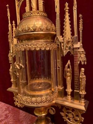 Cilinder Monstrance.  style Gothic - style en Brass /Bronze / Gilt / Glass Cillinder, Belgium 19th century ( anno 1875 )