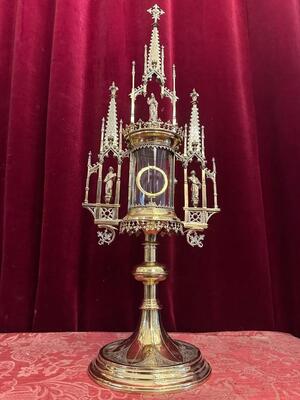 1 Gothic - Style Cillinder Monstrance