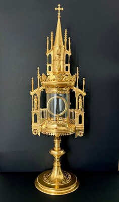1 Gothic - Style Cillinder Monstrance Expected !