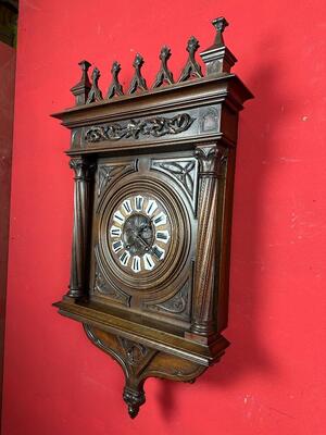 Clock style Gothic - Style en Walnut wood / Enamel / Brass / Bronze, France 19 th century ( Anno 1885 )