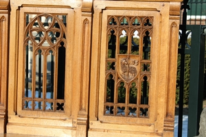 Communion - Kneeler style Gothic - style en Oak wood, Belgium 19th century