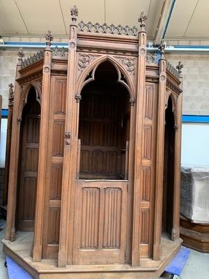 Confessional style Gothic - style en Oak wood, Belgium 19th century