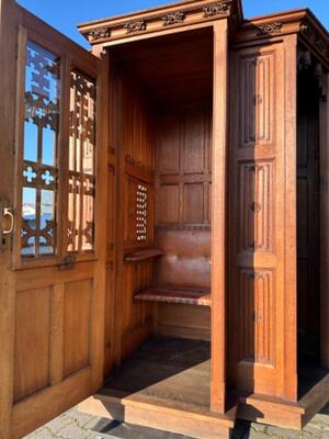 Confessional style Gothic - Style en Oak wood, Belgium  19 th century