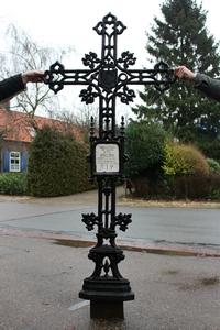 Cross From Graveyard style Gothic - style en Cast Iron, Belgium 19th century