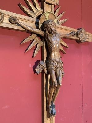 Cross With Corpus style Gothic - style en hand-carved wood Oak, Belgium 19th century