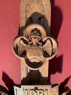 Cross With Corpus style Gothic - style en hand-carved wood Oak, Belgium 19th century