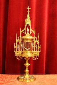 Cylinder Monstrance.  style Gothic - style en Brass / Bronze / Gilt, Belgium 19th century