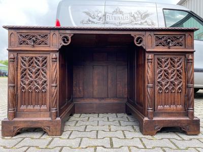 Desk style Gothic - style en Oak wood, France 19 th century