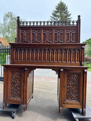 Desk style Gothic - style en Oak wood, Belgium  19 th century ( Anno 1865 )