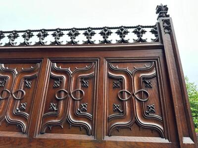 Desk style Gothic - style en Oak wood, Belgium  19 th century ( Anno 1865 )