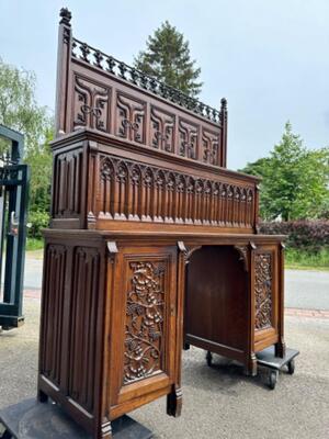 Desk style Gothic - style en Oak wood, Belgium  19 th century ( Anno 1865 )