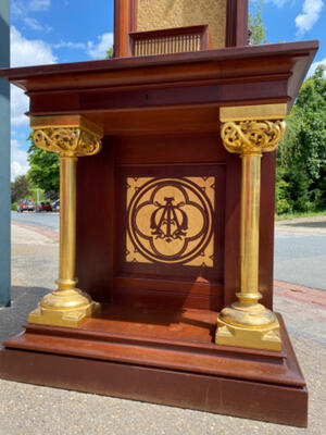 Devotion Altar St. Mary With Kneeler style Gothic - style en Walnut wood , Barcelona - Spain 19 th century ( Anno 1890 )