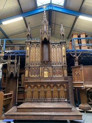 Exceptional Altar style Gothic - style en Oak wood, Belgium 19th century