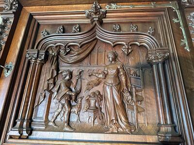 Exceptional Cabinet style Gothic - Style en Wood Walnut, France 19 th century