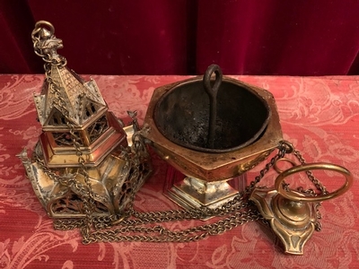 Exceptional Censer style Gothic - style en Brass / Bronze, Belgium 19th century ( anno 1875 )