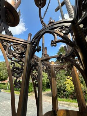 Exceptional Chandelier style Gothic - Style en Bronze, Belgium  19 th century