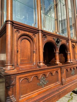 Exceptional Display Cabinet style Gothic - Style en Wood / Glass, Belgium  19 th century ( Anno 1865 )