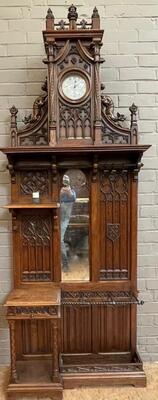 Exceptional Hall Stand With Clock By : Victor Aimone ! Expected ! style Gothic - Style en Oak Wood, France 19 th century