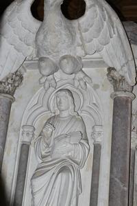 Exceptional Pulpit. Sculptures In Relief Of The  4 Evangelists style Gothic - style en Marble / Sandstone / Wood, France 19th century