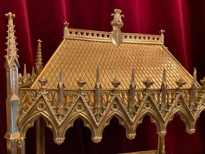 Exceptional Reliquary Height 50 Cm ! style Gothic - style en Bronze / Gilt Polished and Varnished, France 19 th century ( Anno 1865 )