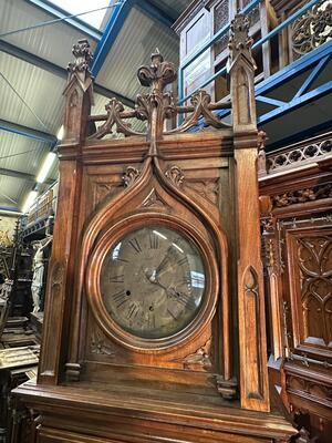 Exceptional Standing Clock style Gothic - Style en Walnut wood / Glass / Brass, France 19 th century