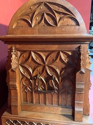 Exceptional Trunk Weight 103 Kgs ! style Gothic - style en Oak wood, Belgium 19th century