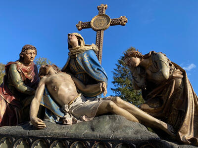 Exceptional Very Large Pieta / Golgotha Scene style Gothic - style en Fully Hand - Carved Wood , Mechelen - Belgium 19 th century ( Anno 1865 )