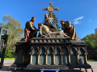 Exceptional Very Large Pieta / Golgotha Scene style Gothic - style en Fully Hand - Carved Wood , Mechelen - Belgium 19 th century ( Anno 1865 )