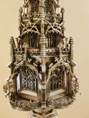 Extreme Unique Large High Quality Reliquary. Weight : 3139 Grs.  style Gothic - style en full silver, France 19 th century (1855)