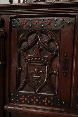 Gothic Credance Cabinet  style Gothic - Style en Walnut wood , France 19 th century ( Anno 1890 )