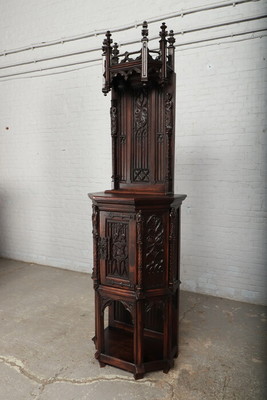 Gothic Credance Cabinet  style Gothic - style en Oak wood, France 19 th century ( Anno 1890 )