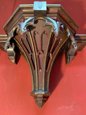 Hanging Pedestal style Gothic - Style en Oak Wood, Belgium 19th century ( anno 1875 )