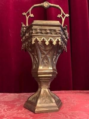 Holy Water Bucket style Gothic - style en Bronze / Gilt, France 19th century ( anno 1890 )