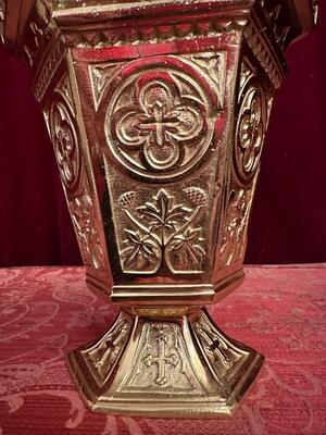 Holy Water Holder style Gothic - Style en Bronze / Polished and Varnished, Belgium  19 th century ( Anno 1865 )