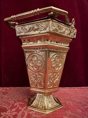 Holy Water Holder style Gothic - Style en Bronze / Polished and Varnished, Belgium  19 th century ( Anno 1865 )