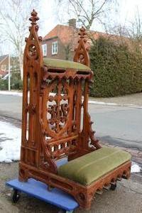 Kneeler style Gothic - style en Oak wood, Dutch 19th century