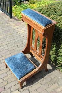 Kneeler style Gothic - Style en wood oak, Belgium 20th century