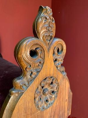 Kneeler style Gothic - style en Oak wood / Red Velvet, Dutch 20th century ( 1925 )