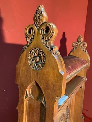 Kneeler style Gothic - style en Oak wood / Red Velvet, Dutch 20th century ( 1925 )