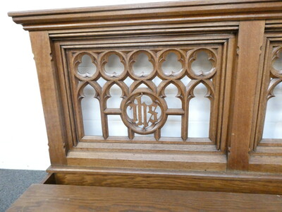 Kneeler  style Gothic - Style en Oak wood, Belgium  19 th century