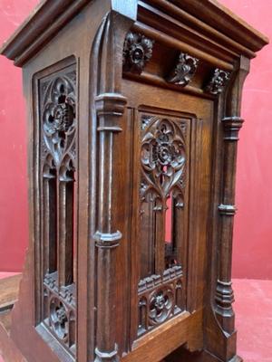 Kneeler  style Gothic - style en Oak wood, Belgium 19 th century ( Anno 1875 )