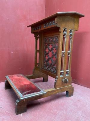 Kneeler  style Gothic - Style en Oak wood, Belgium 19 th century