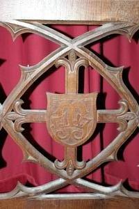 Kneeler style Gothic - style en Oak / Red Velvet, Belgium 19th century