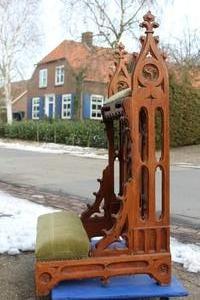 Kneeler style Gothic - style en Oak wood, Dutch 19th century