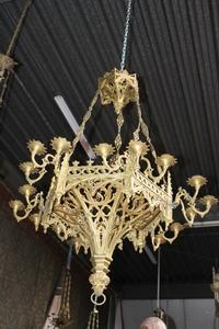 Large Sanctuary Lamp style Gothic - style en bronze, France 19th century