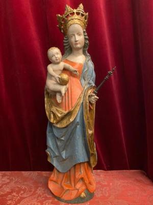 Madonna & Child  style Gothic - style en Carved Wood, Southern Germany 20th century